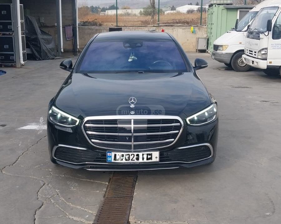 مرسدس بنز پایه S 500 4 در چهار چرخ محرک 2021