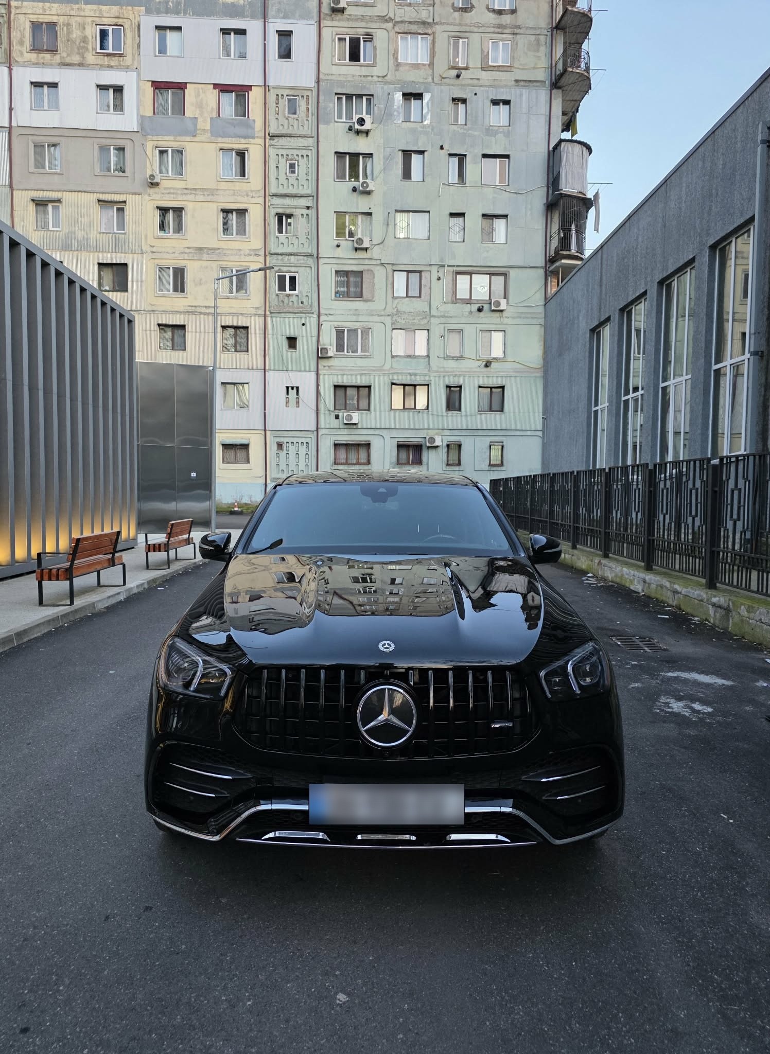 نمای دیگر مرسدس بنز پایه AMG GLE 53 کوپه 4dr All- 2021