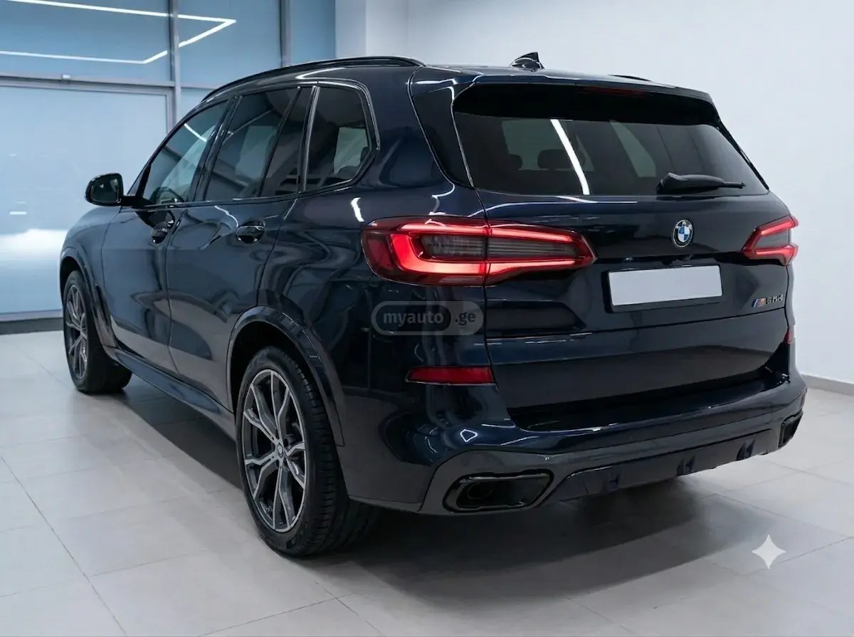 نمای دیگر بی ام و M50d 2020