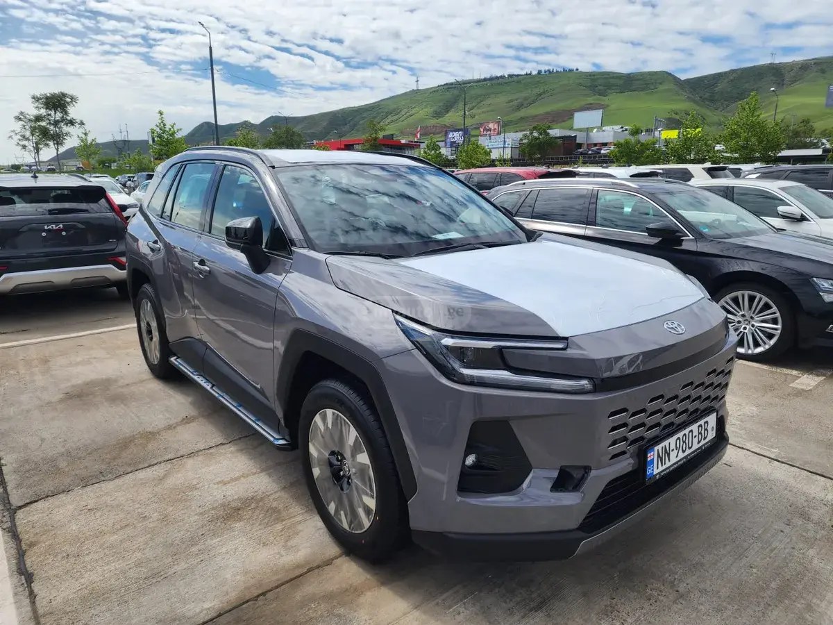 تویوتا 4WD هیبرید 2026