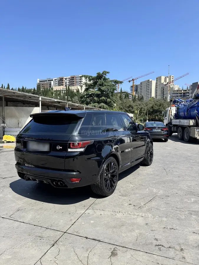 نمای دیگر لندروور 5.0L V8 سوپرشارژ SVR 4 در 4 2017