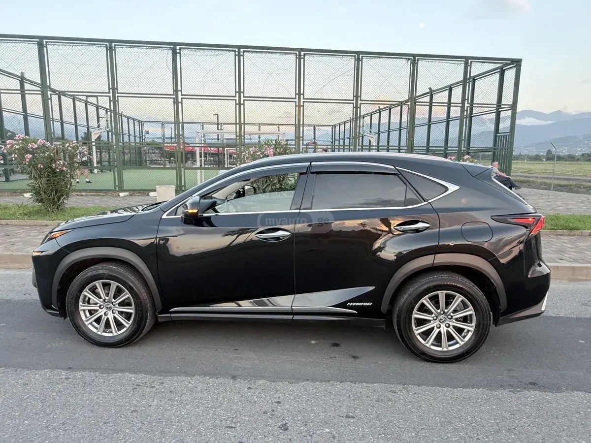 لکسوس لوکس 4dr چهار چرخ محرک CVT 2021