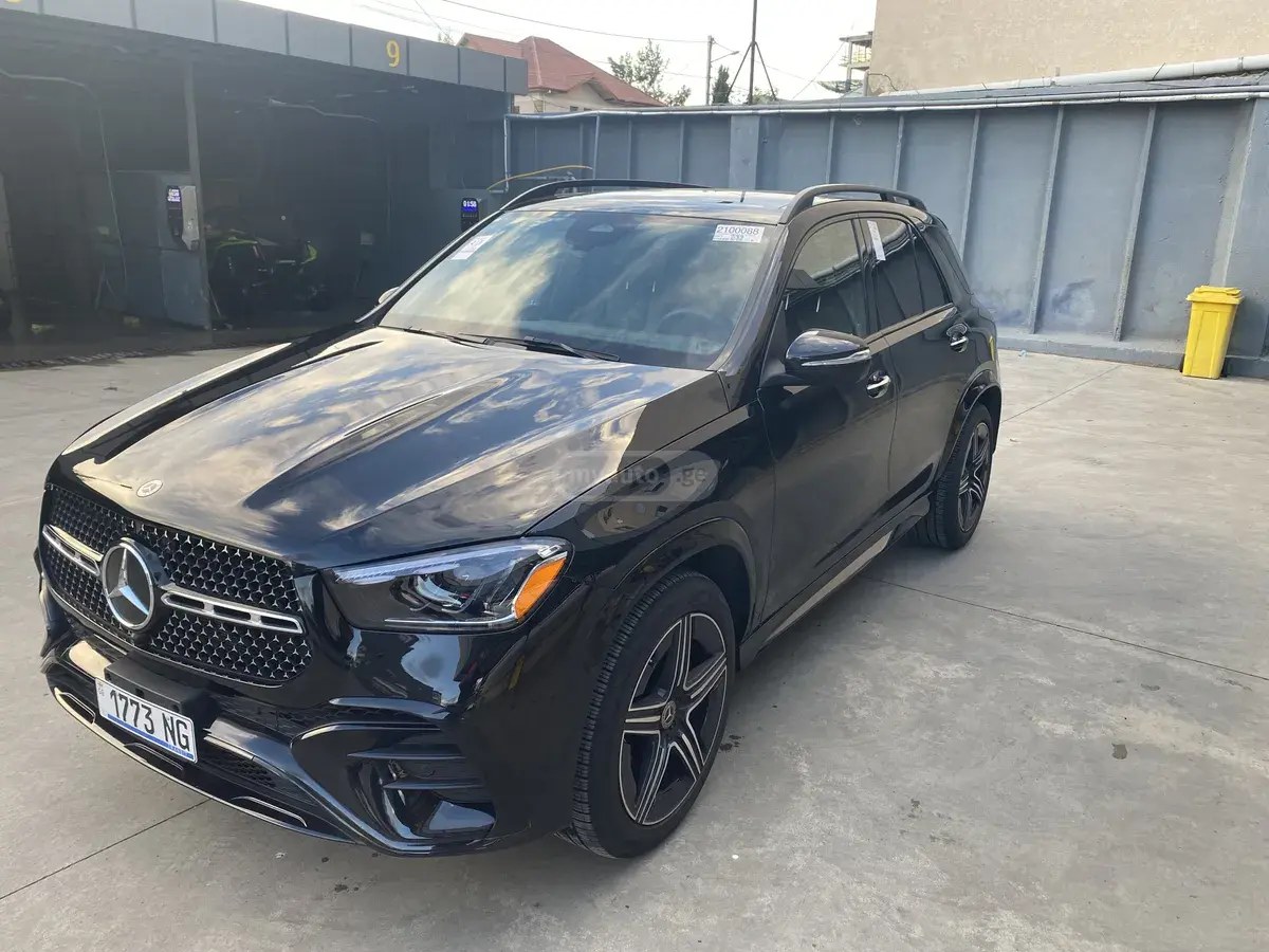 نمای دیگر مرسدس بنز AMG 2025