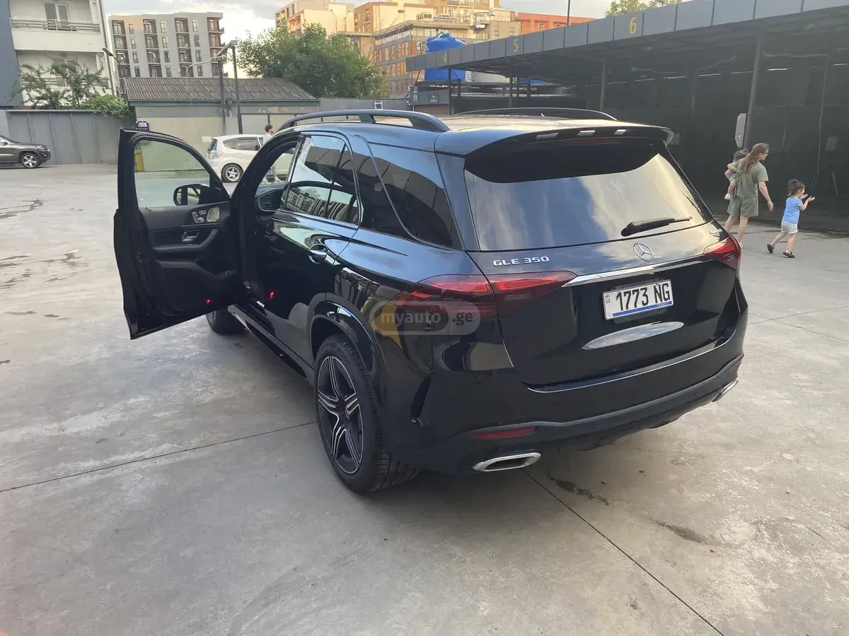 نمای دیگر مرسدس بنز AMG 2025