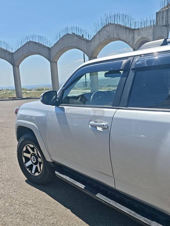 نمای دیگر تویوتا TRD آفرود 4dr 4x4 اتوماتیک 2022