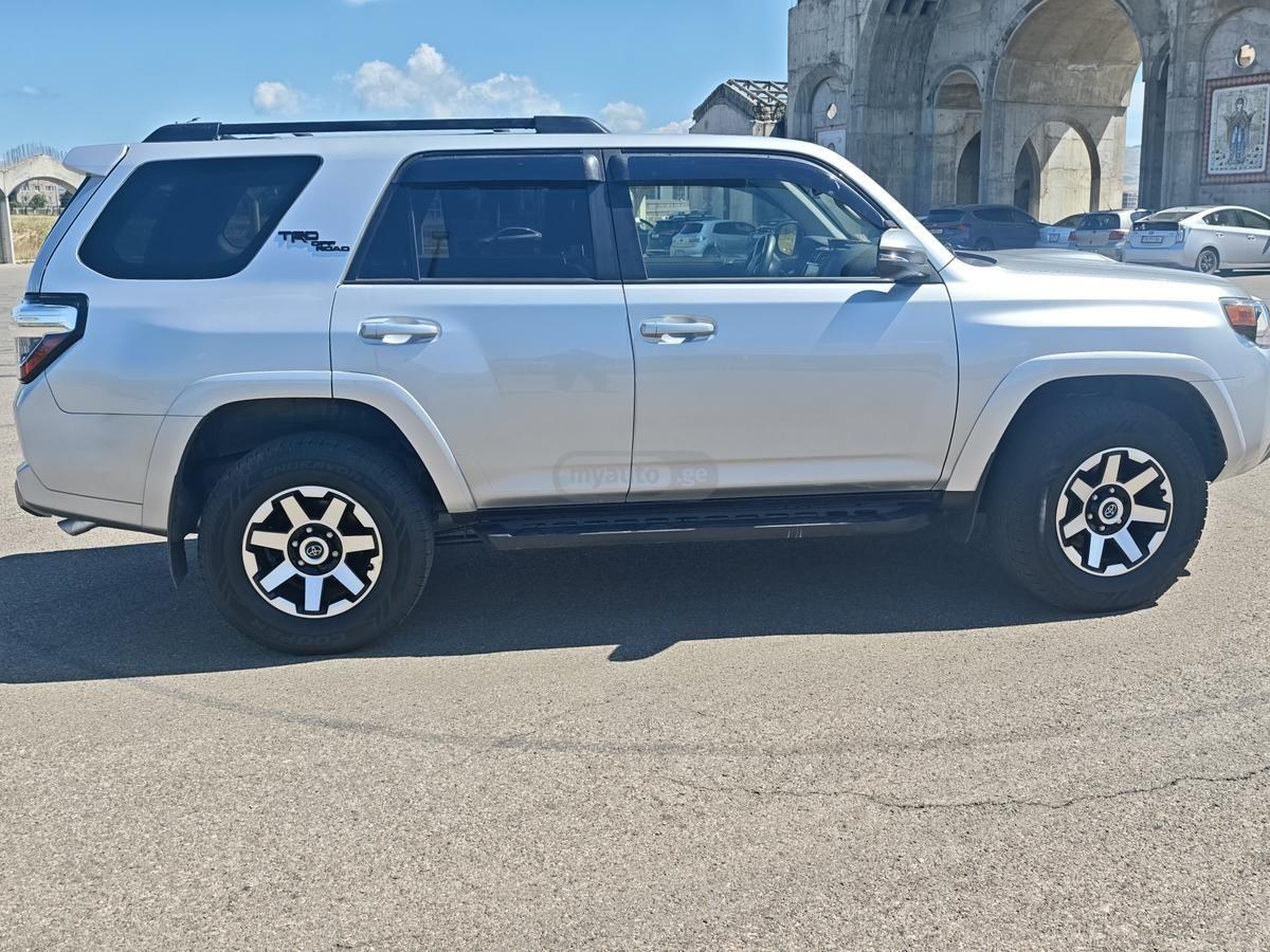 نمای دیگر تویوتا TRD آفرود 4dr 4x4 اتوماتیک 2022