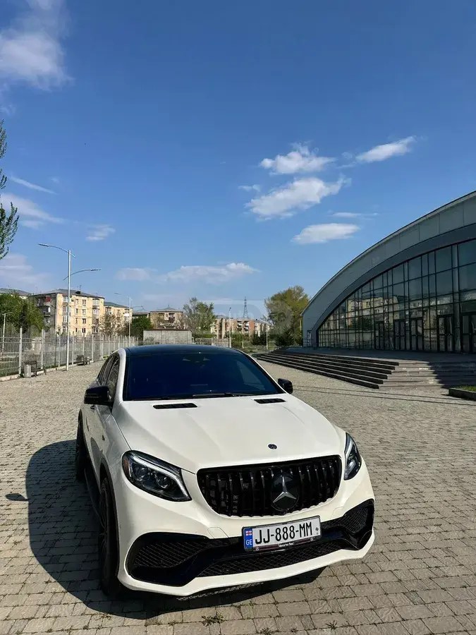 نمای دیگر مرسدس بنز بیس AMG GLE 43 کوپه 4 در تمام چرخ 2019