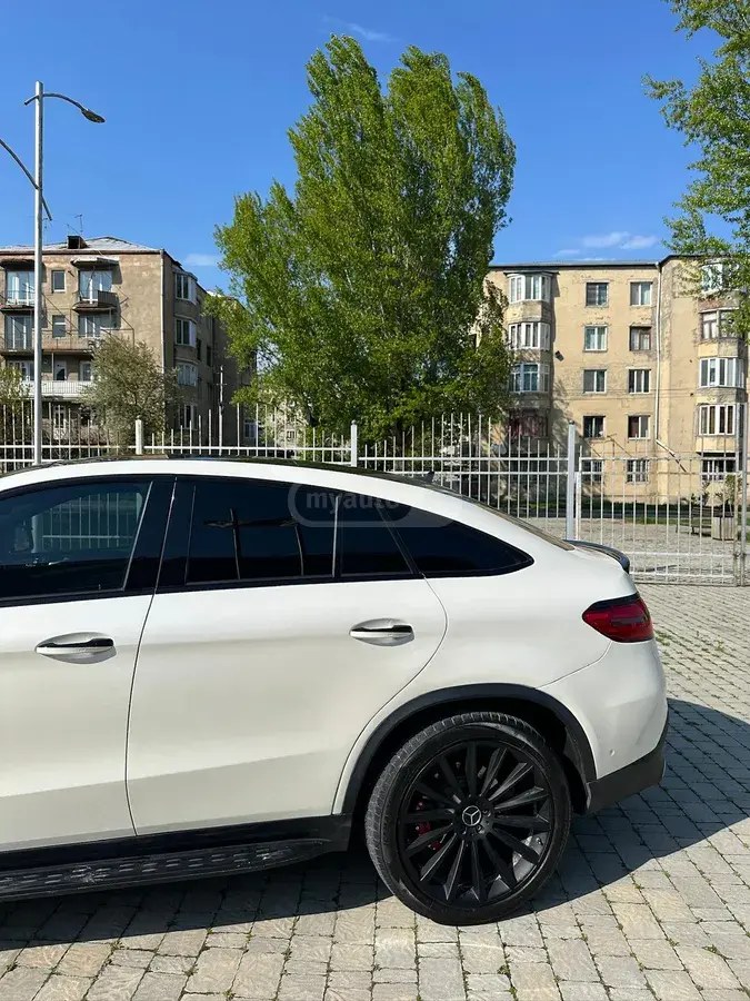 نمای دیگر مرسدس بنز بیس AMG GLE 43 کوپه 4 در تمام چرخ 2019
