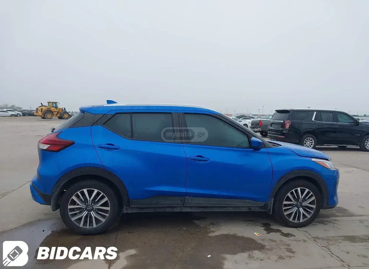 نمای دیگر نیسان SV 4 در دیفرانسیل جلو CVT 2023