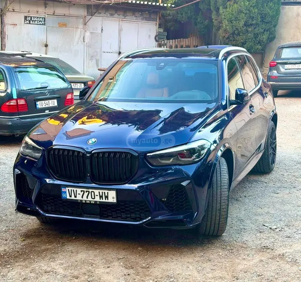 بی ام و xDrive40i 4dr تمام چرخ محرک 2022