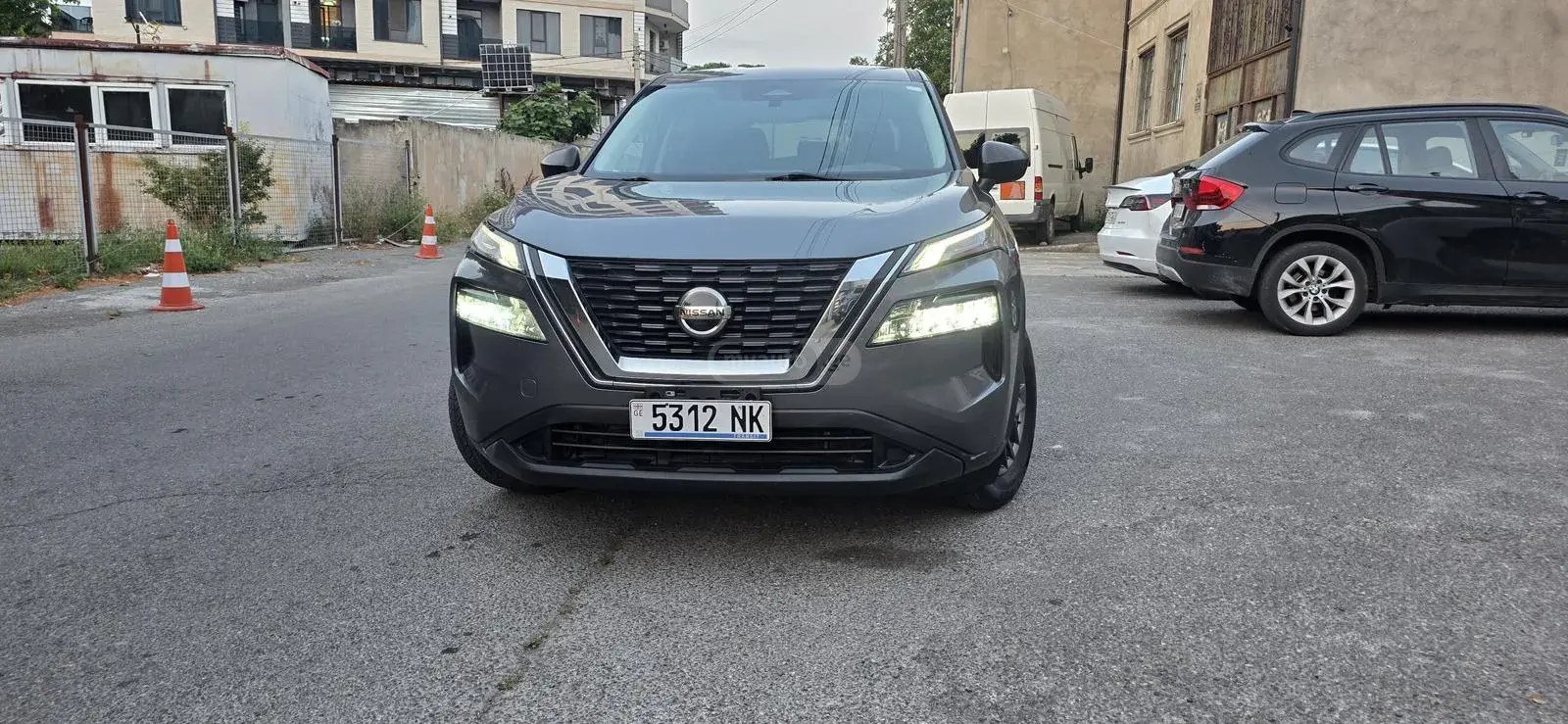 نمای دیگر نیسان S 4dr چهار چرخ محرک CVT 2021