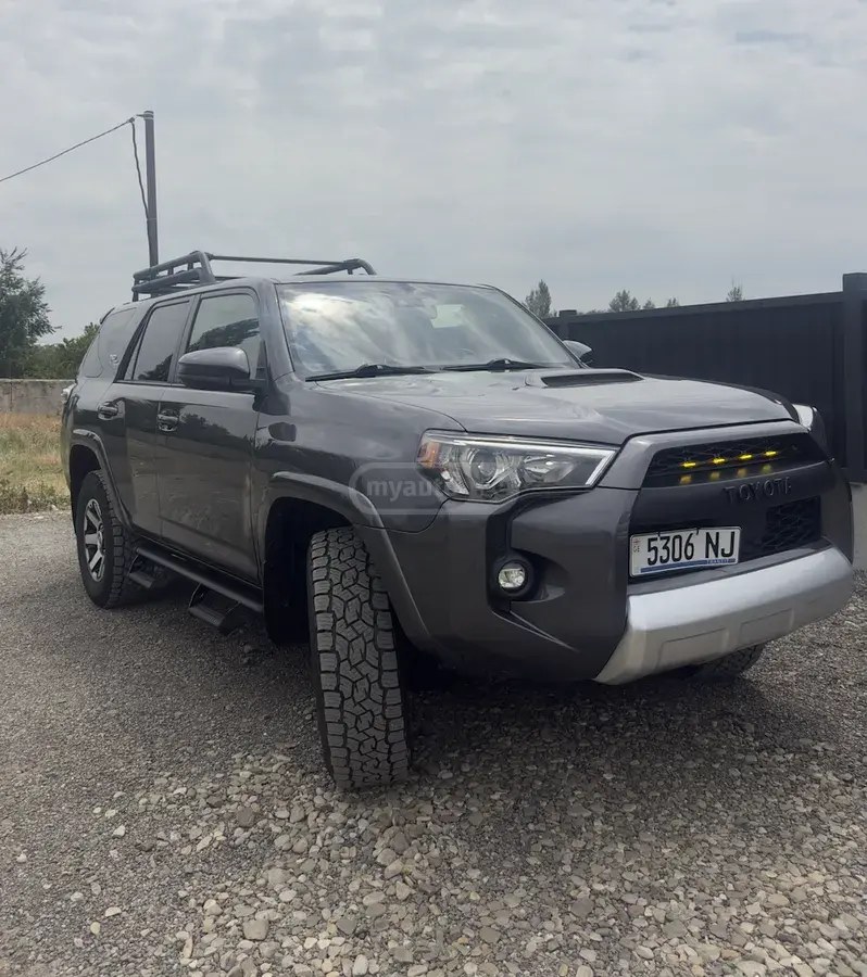 تویوتا TRD آفرود پریمیوم 4dr 4x4 A 2021