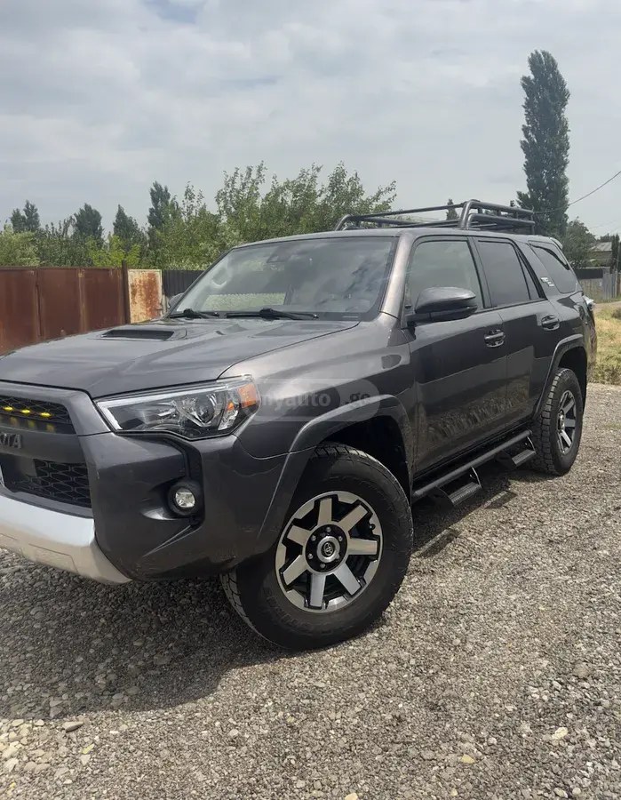نمای دیگر تویوتا TRD آفرود پریمیوم 4dr 4x4 A 2021