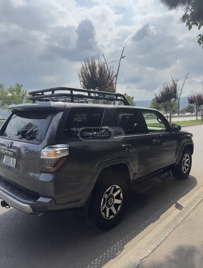 نمای دیگر تویوتا TRD آفرود پریمیوم 4dr 4x4 A 2021
