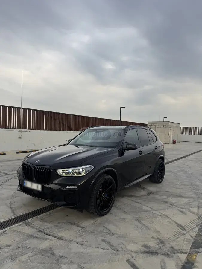 نمای دیگر بی ام و 2019