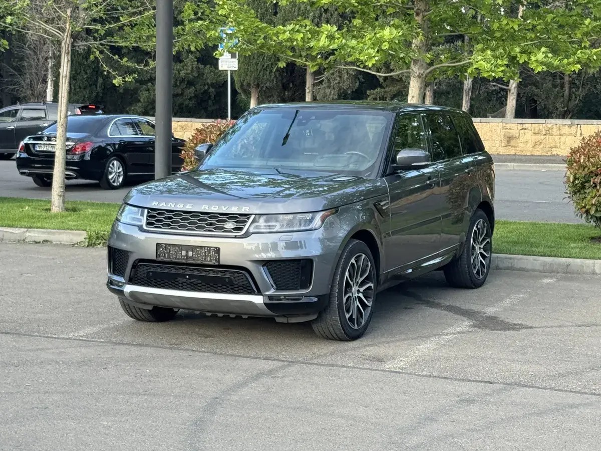 نمای دیگر لندروور HSE Td6 4 در 4x4 اتوماتیک 2018