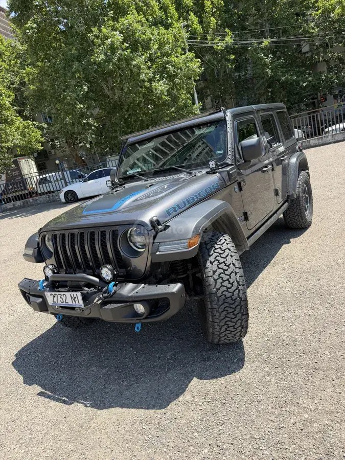 نمای دیگر جیپ روبیکان 392 4 در 4x4 اتوماتیک 2023