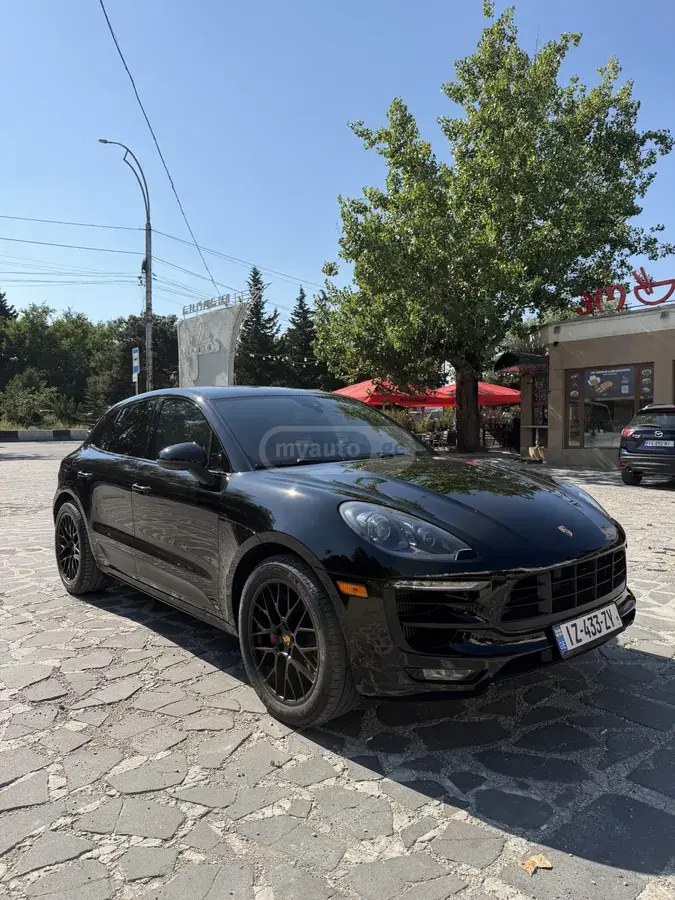 نمای دیگر پورشه GTS 2017