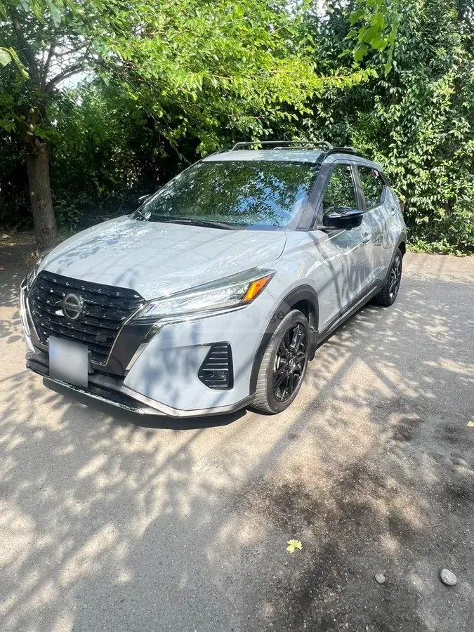 نمای دیگر نیسان SR 2021