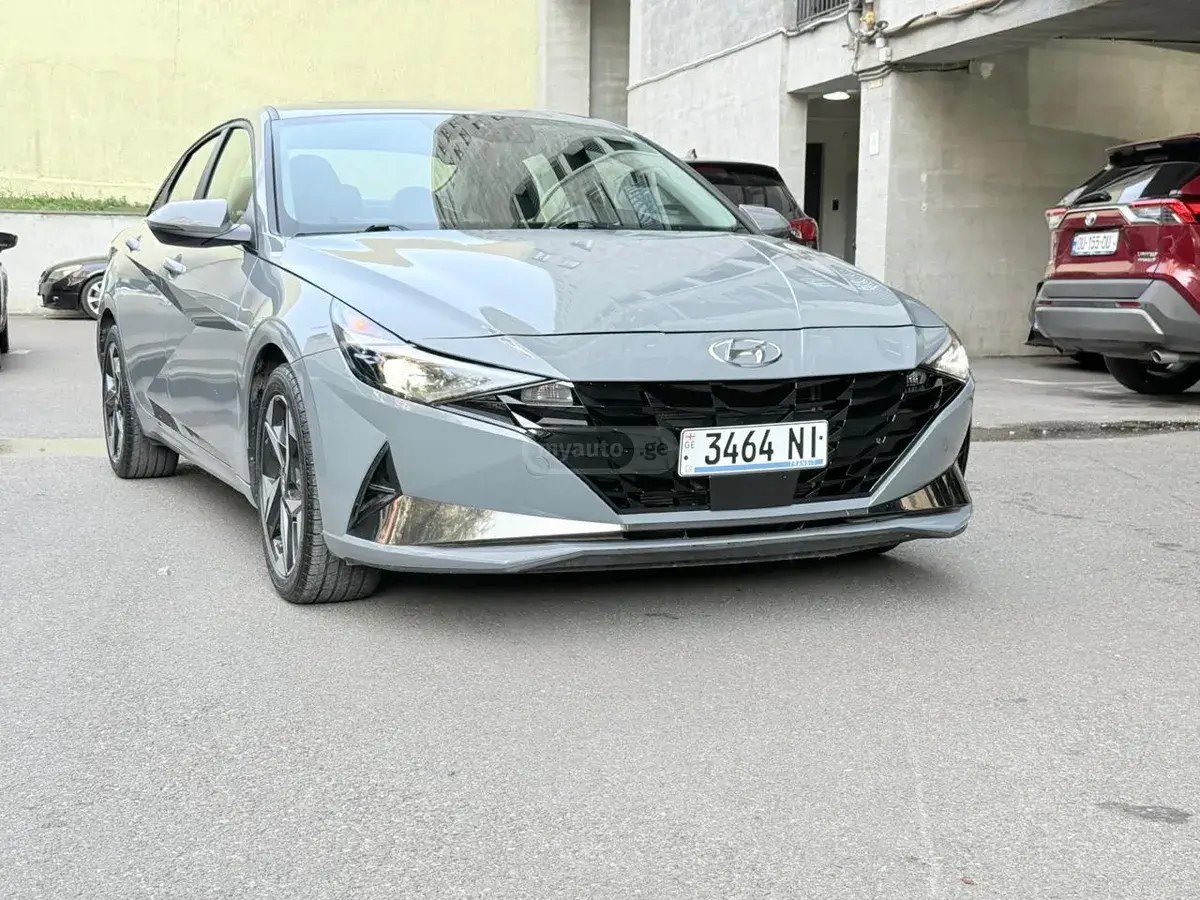 نمای دیگر هیوندای لیمیتد 4dr سدان 2022