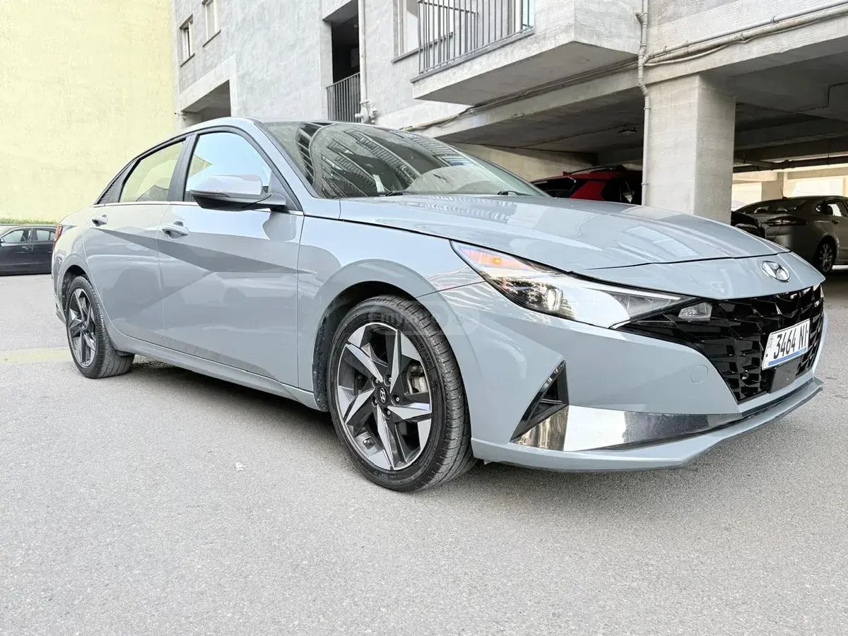 نمای دیگر هیوندای لیمیتد 4dr سدان 2022