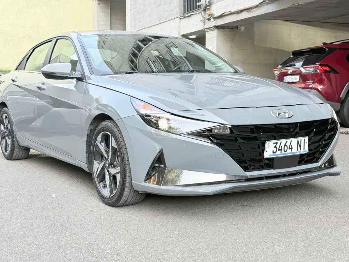 نمای دیگر هیوندای لیمیتد 4dr سدان 2022