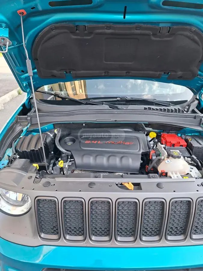 نمای دیگر جیپ لاتیتود 4dr 4x4 اتوماتیک 2021