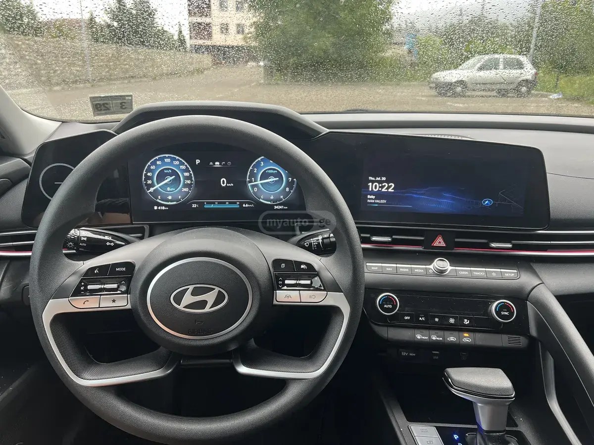 نمای دیگر هیوندای 2024