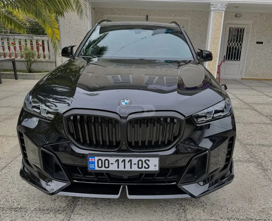 نمای دیگر بی ام و xDrive40i 4dr دیفرانسیل تمام 2023