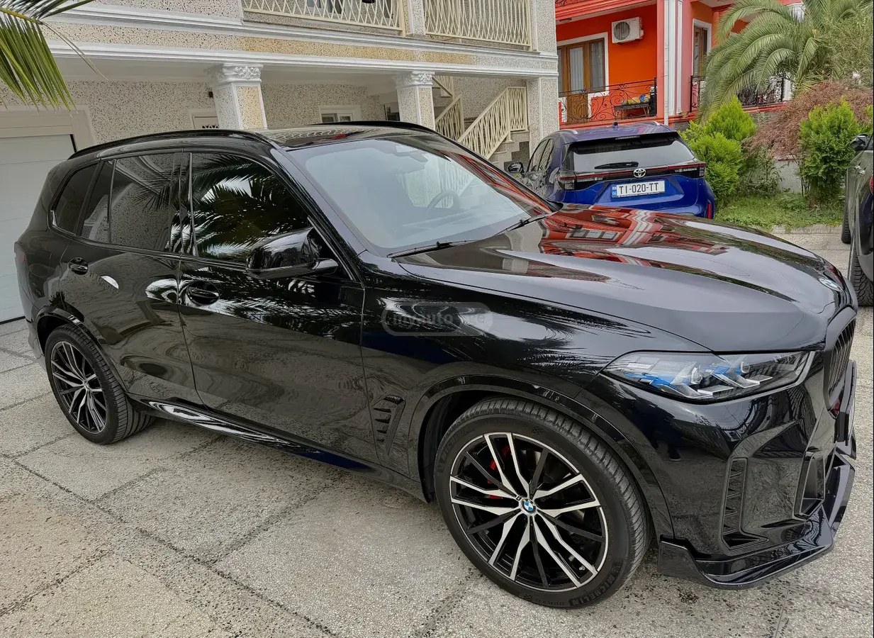 نمای دیگر بی ام و xDrive40i 4dr دیفرانسیل تمام 2023