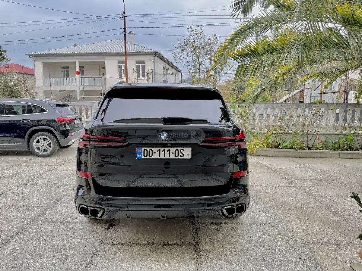 نمای دیگر بی ام و xDrive40i 4dr دیفرانسیل تمام 2023