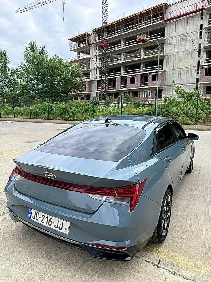نمای دیگر هیوندای لیمیتد 4 در سدان CVT 2021