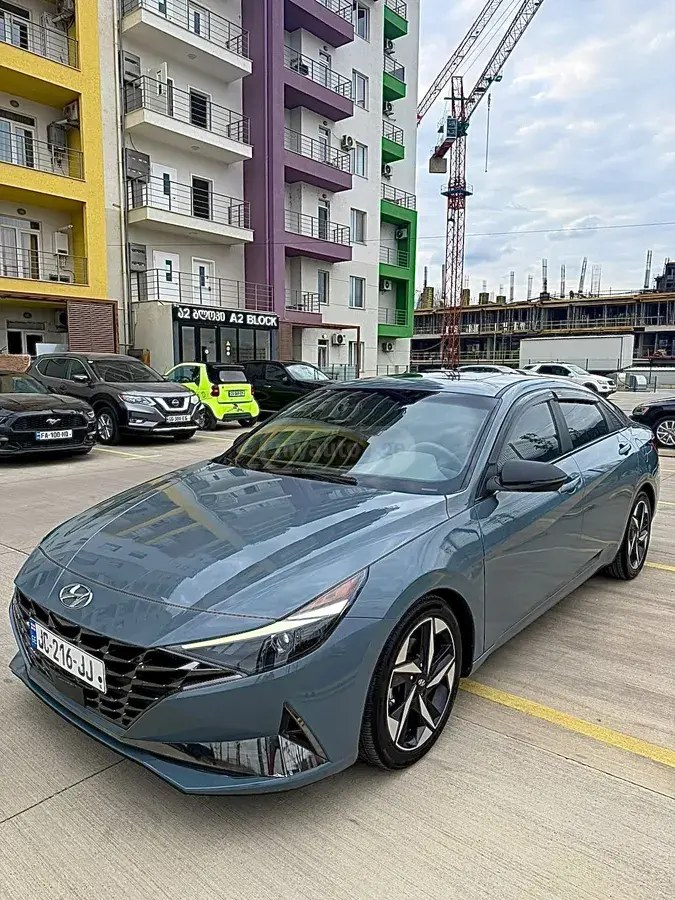 نمای دیگر هیوندای لیمیتد 4 در سدان CVT 2021