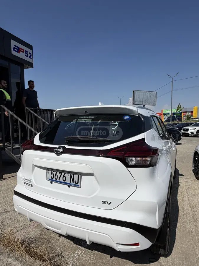 نمای دیگر نیسان 2023