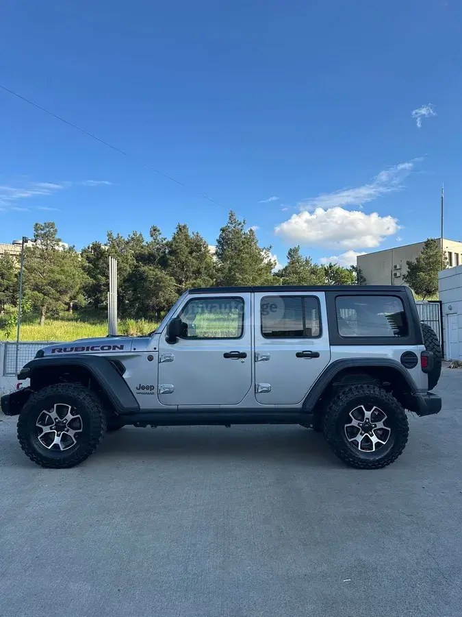 نمای دیگر جیپ روبیکون 4 در 4x4 دستی 2020