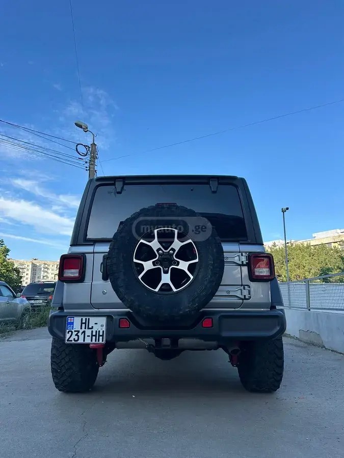نمای دیگر جیپ روبیکون 4 در 4x4 دستی 2020