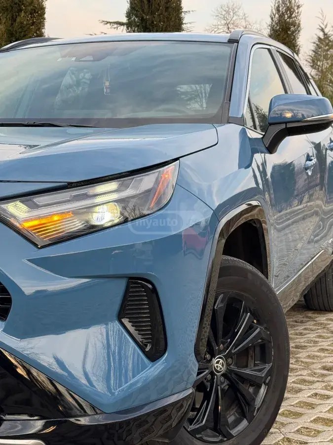 نمای دیگر تویوتا اس ای 4dr چهار چرخ محرک CVT 2022
