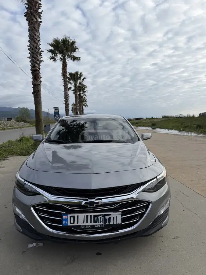 نمای دیگر شورلت RS 4 در سدان CVT 2023