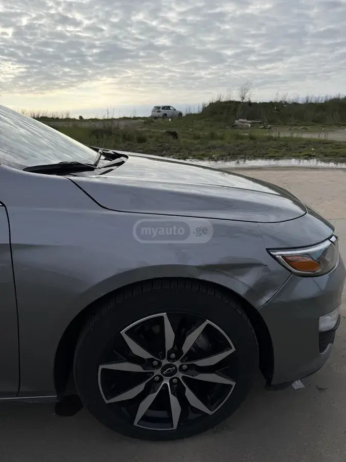 نمای دیگر شورلت RS 4 در سدان CVT 2023