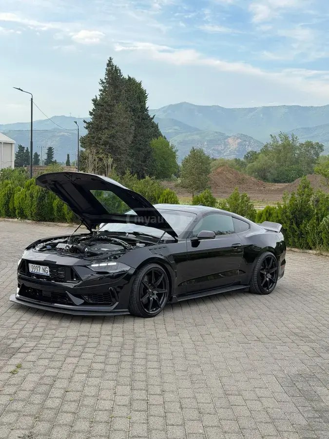 نمای دیگر فورد V8 GT 2022