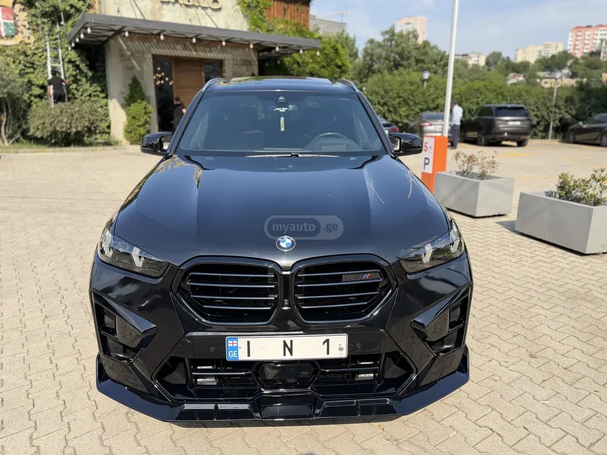 بی ام و xDrive40i 4dr تمام چرخ محرک 2022