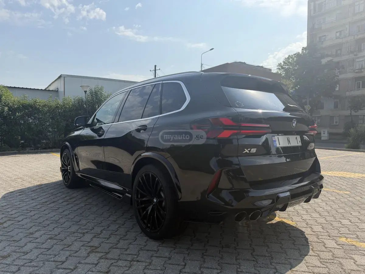 نمای دیگر بی ام و xDrive40i 4dr تمام چرخ محرک 2022