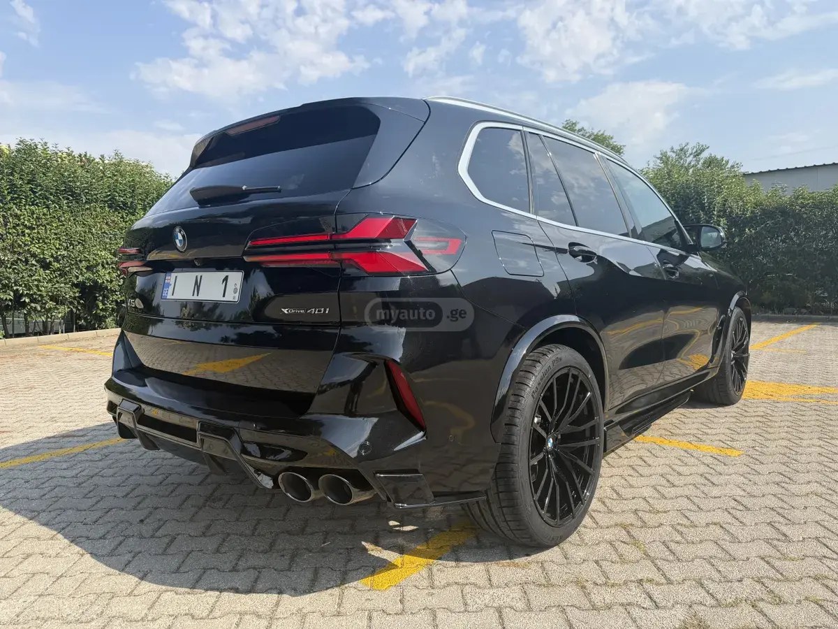 نمای دیگر بی ام و xDrive40i 4dr تمام چرخ محرک 2022
