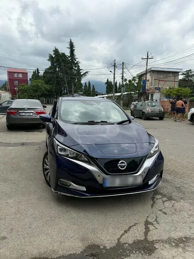 نمای دیگر نیسان 2018