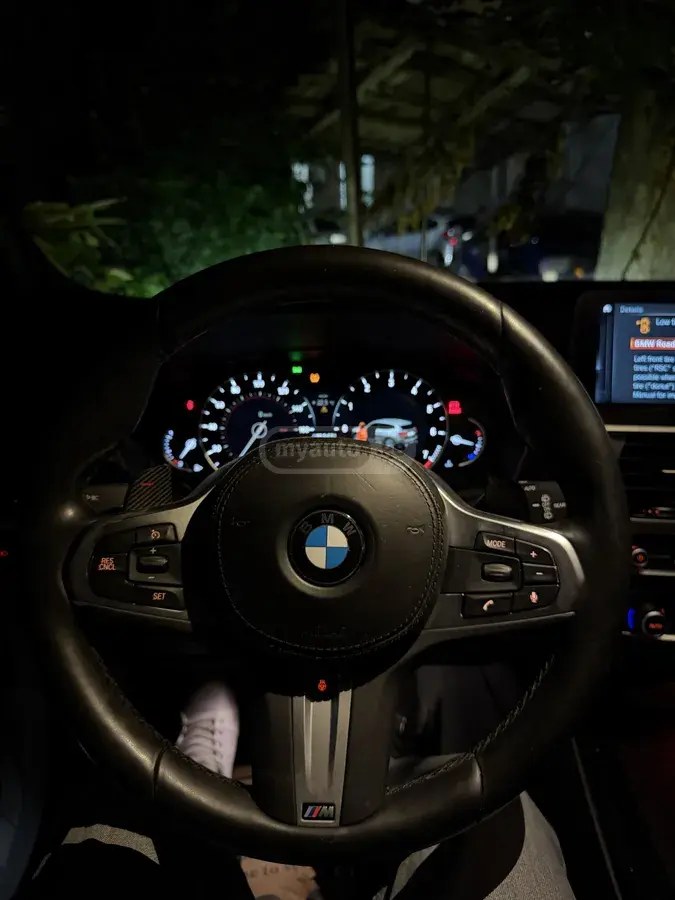 نمای دیگر بی ام و M40i 4dr تمام چرخ محرک اسپرت 2018