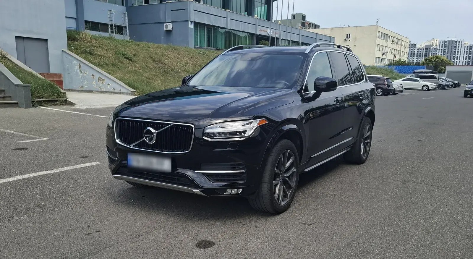 نمای دیگر ولوو مومنتوم T6 2018