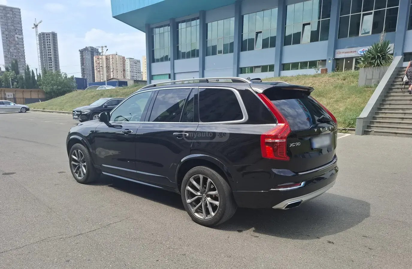 نمای دیگر ولوو مومنتوم T6 2018