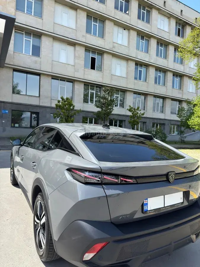 نمای دیگر پژو GT 2024