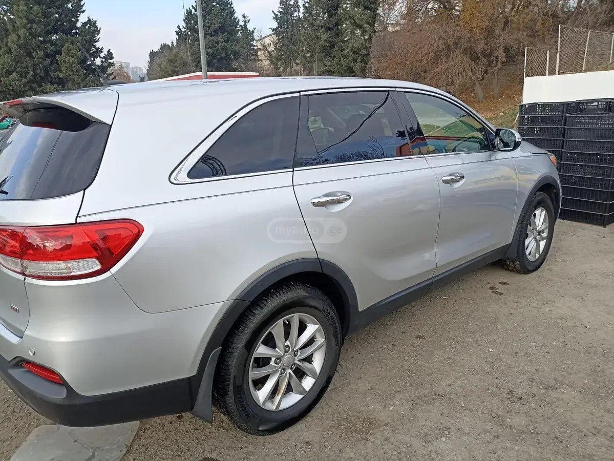 نمای دیگر کیا 2016