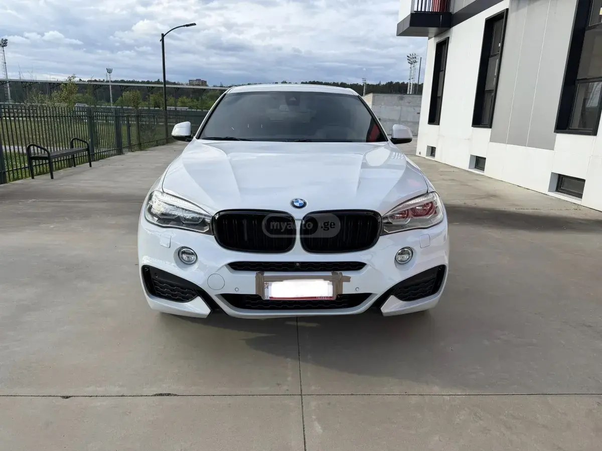 بی ام و xDrive50i 4dr چهار چرخ محرک 2016